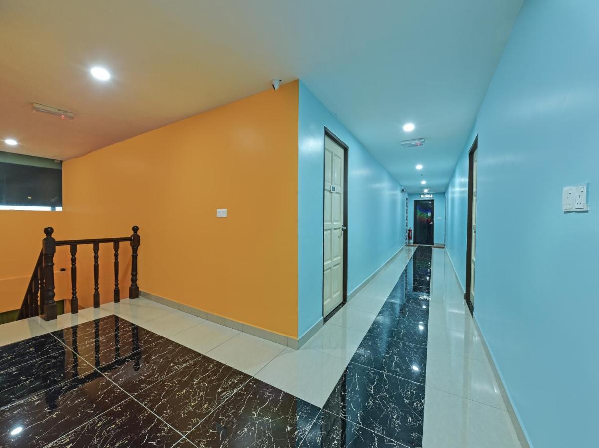 Oyo 90722 D'Puncak Hotel Камерон-Гайлендс Екстер'єр фото